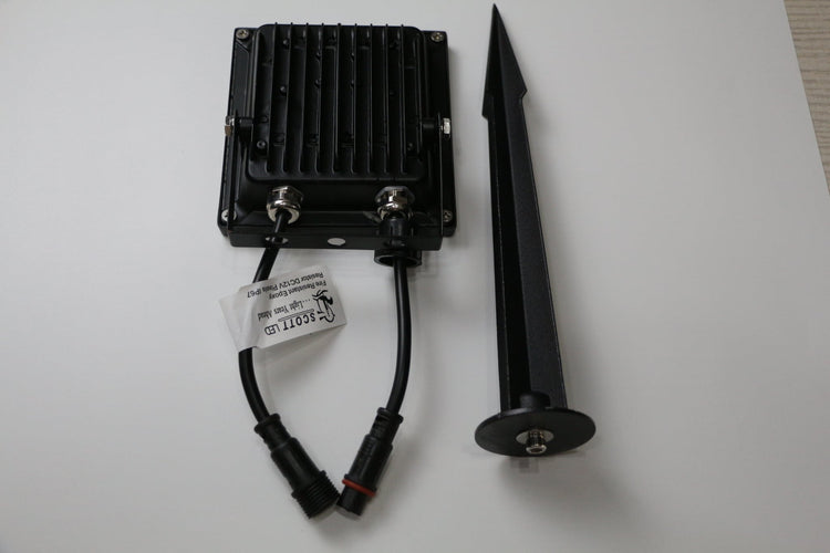 Flood Light/ 12V/ Xconnect