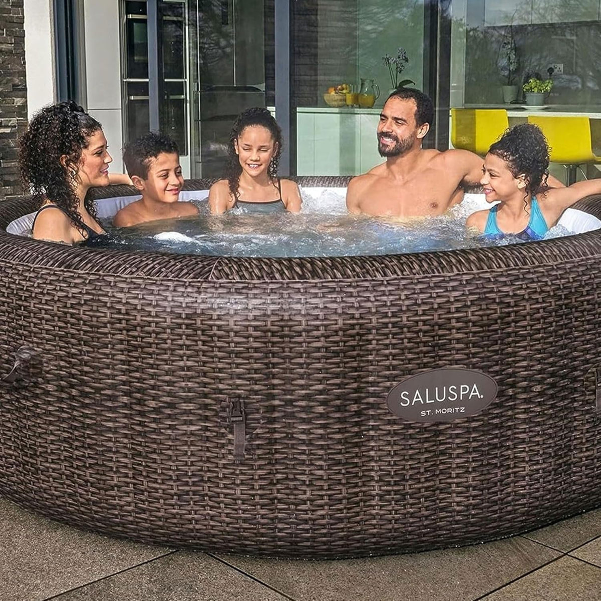 7 Person Round Inflatable Hot Tub 180 Jets Energy Efficient