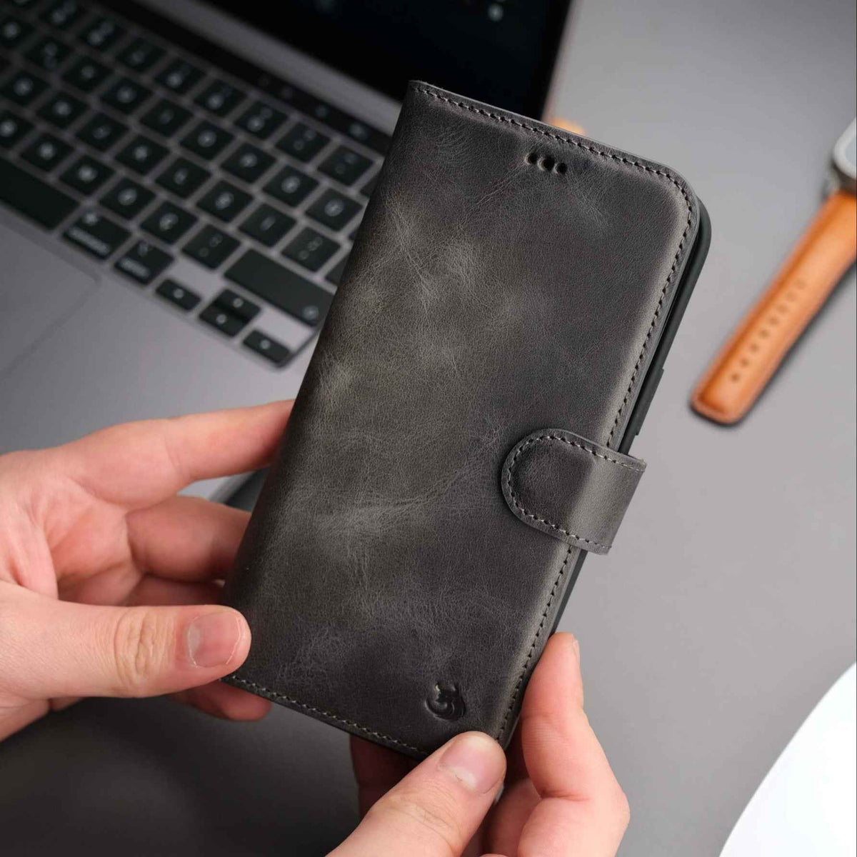 Casper Leather iPhone 14 Wallet Case | MagSafe
