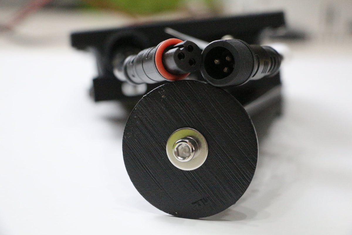 12V RGB flood light front lens view