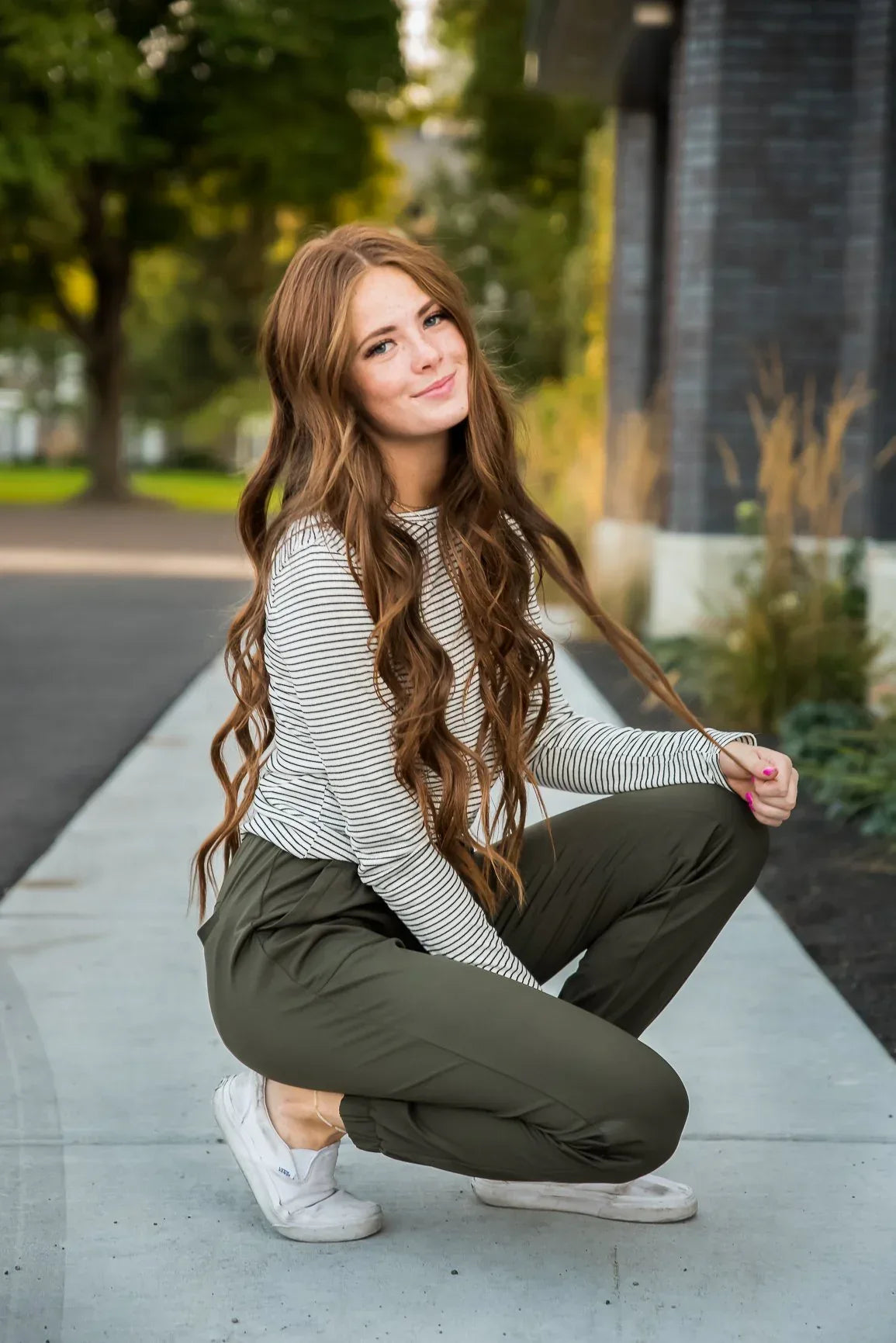 DT Magic Mid-weight Joggers in Moss Green - Snagva