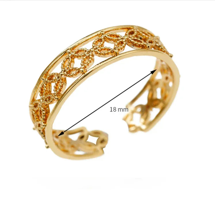 Side profile of the Hélodie Ring showcasing its thin, smooth gold band