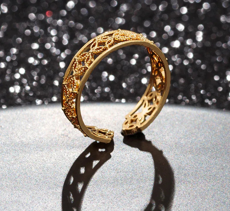 The Hélodie Ring displayed flat to highlight its simple, elegant circular design