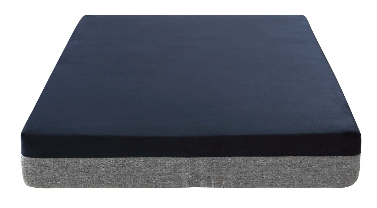 Close-up of thick 15cm memory foam layer with soft Sherpa wool lining inside dog bed.