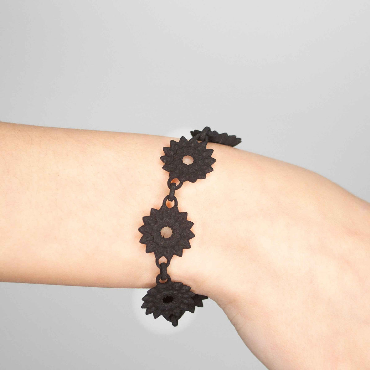 Flower Chain Bracelet - Dahlia