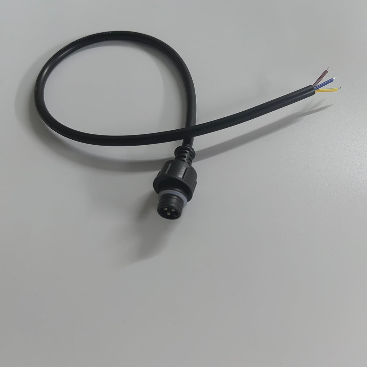 Male and female Ray Wu 3-pin pigtail connectors comparison