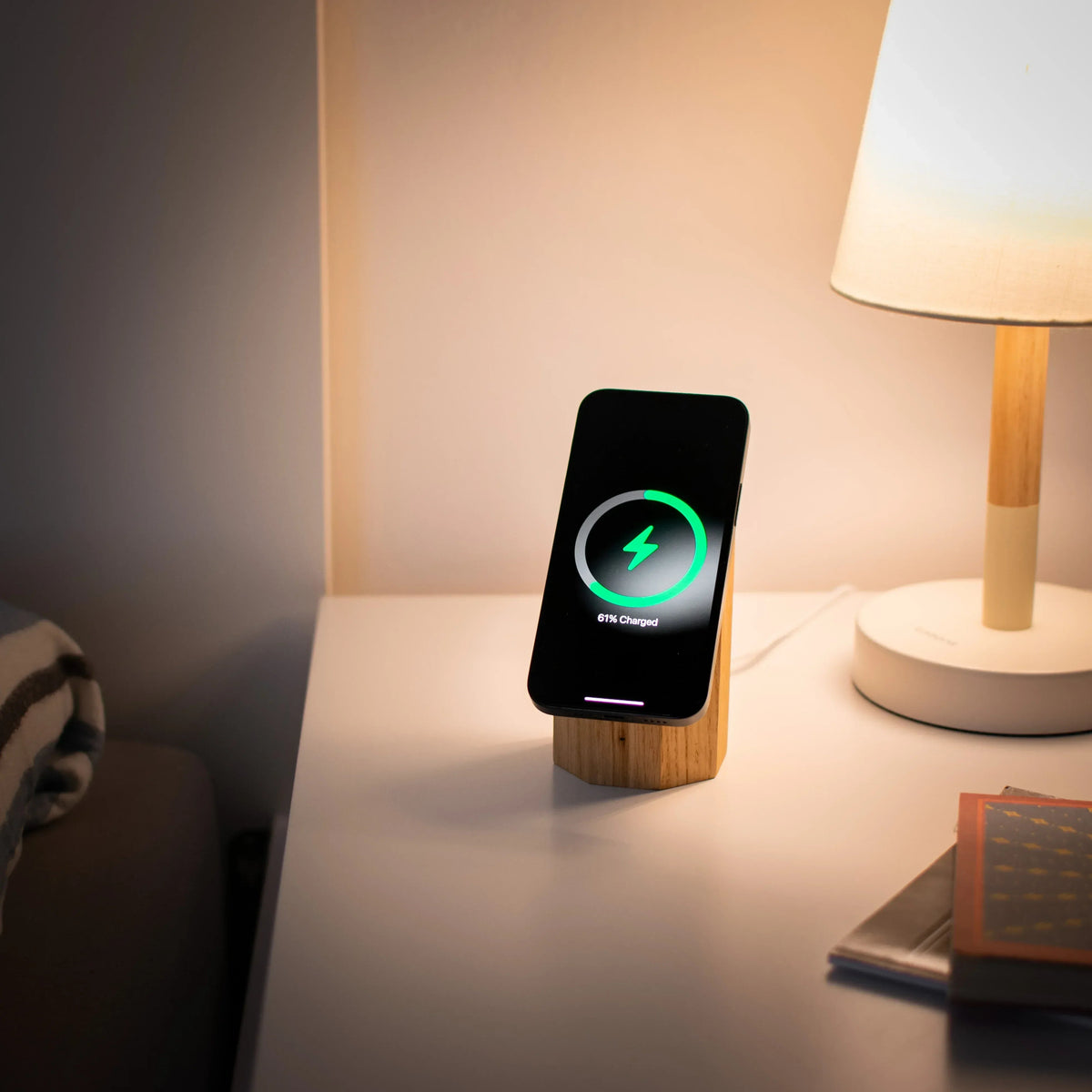 Wooden MagSafe Wireless Charger for iPhone, Android. Fast Qi2 25W - Snagva