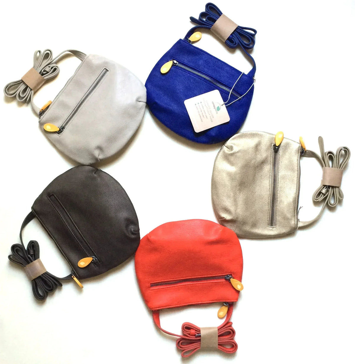 Willoughby Crossbody Bag in 5 Colors - Snagva