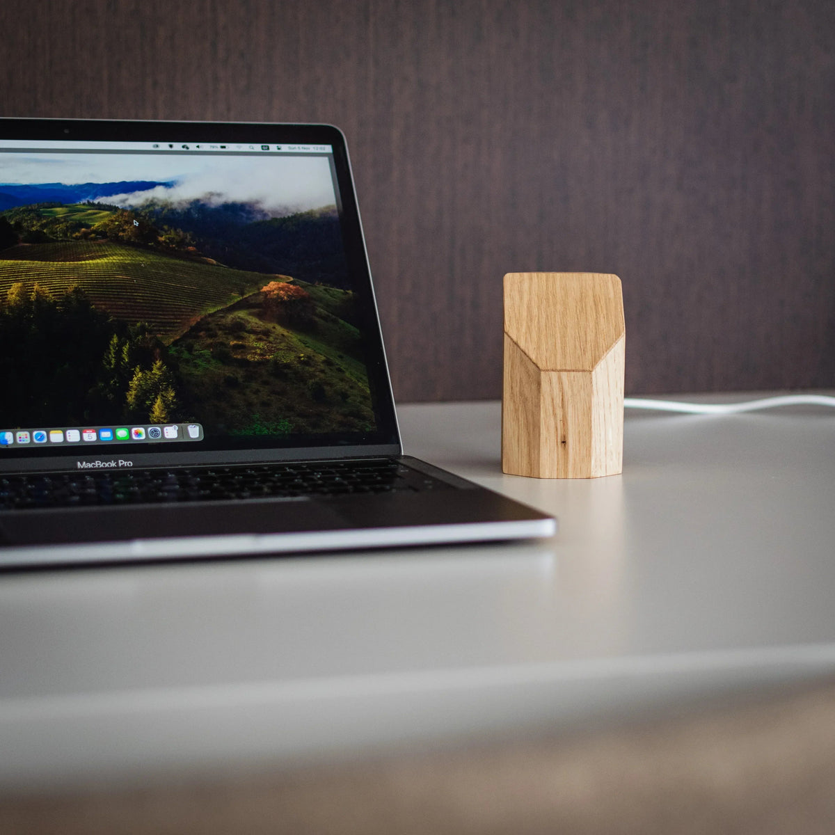 Wooden MagSafe Wireless Charger for iPhone, Android. Fast Qi2 25W - Snagva