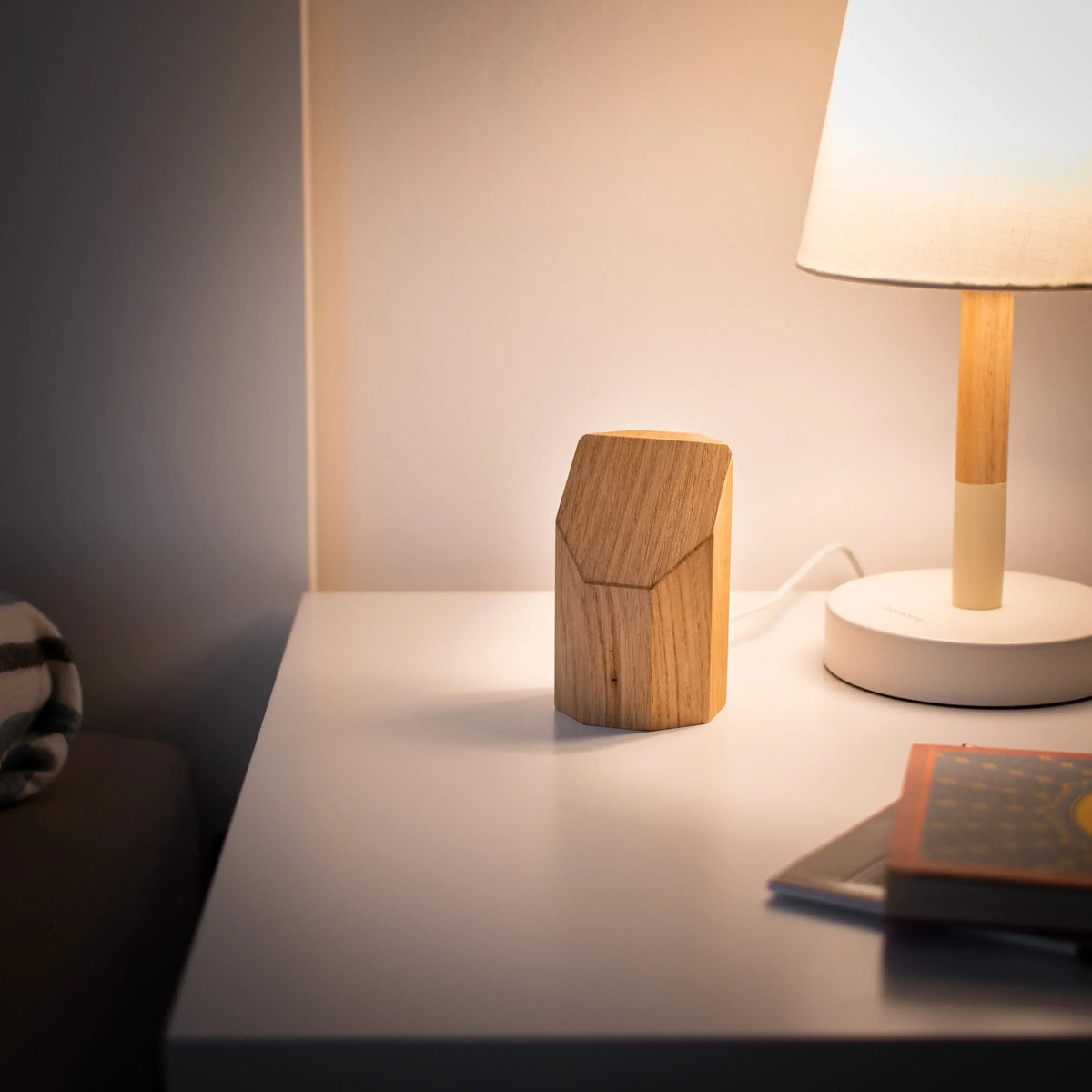 Wooden MagSafe Wireless Charger for iPhone, Android. Fast Qi2 25W - Snagva