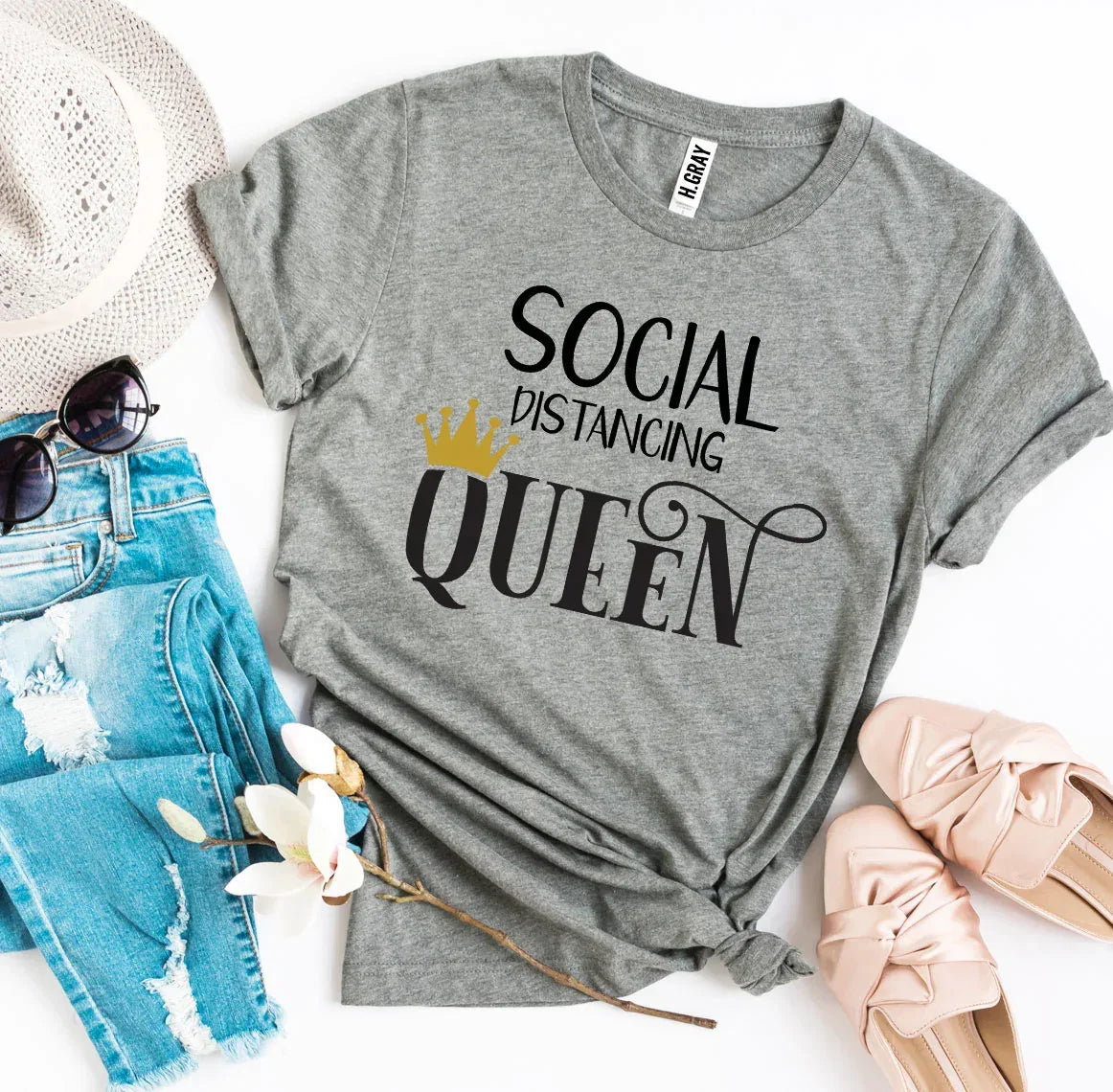Social Distancing Queen T-shirt - Snagva