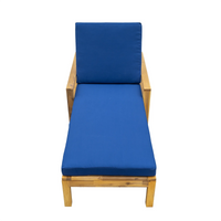 Close-up of the chair’s acacia wood frame highlighting its natural grain and finish.
