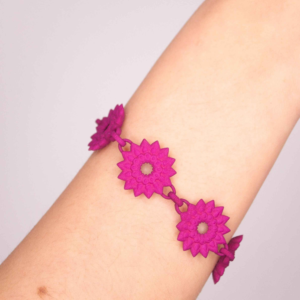 Flower Chain Bracelet - Dahlia