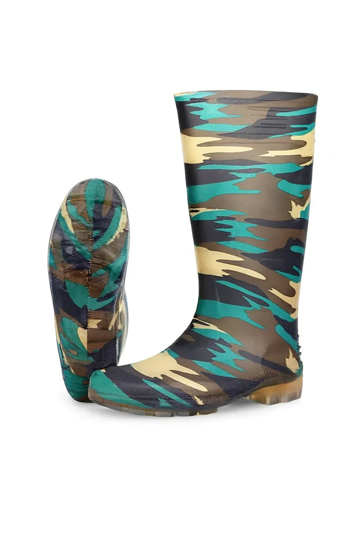 Camo print waterproof high safety boot designed for fire protection and industrial work with anti-slip sole
