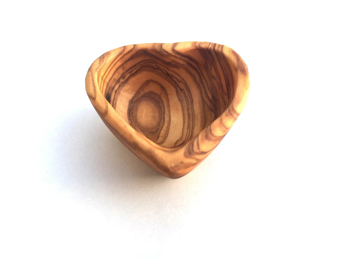 Mini heart-shaped bowl displayed with pearl necklace and earrings.