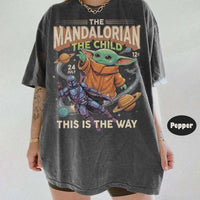 Retro Star Wars The Mandalorian The Child — Gildan Sweatshirt fan art by Snagva