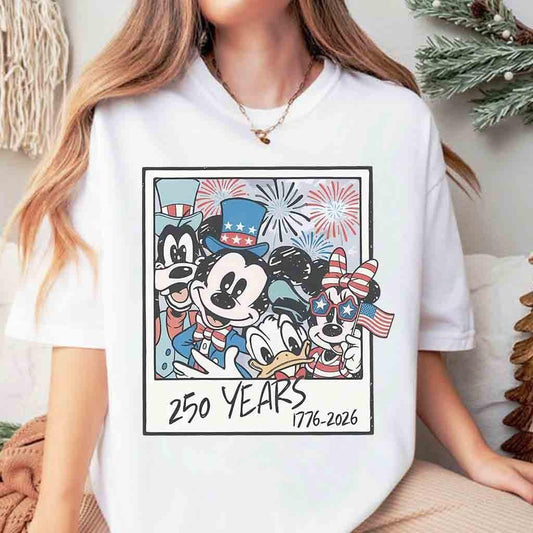 Comfort Colors Mickey & Friends 4th Of July USA 250th Annive — Gildan Sweatshirt