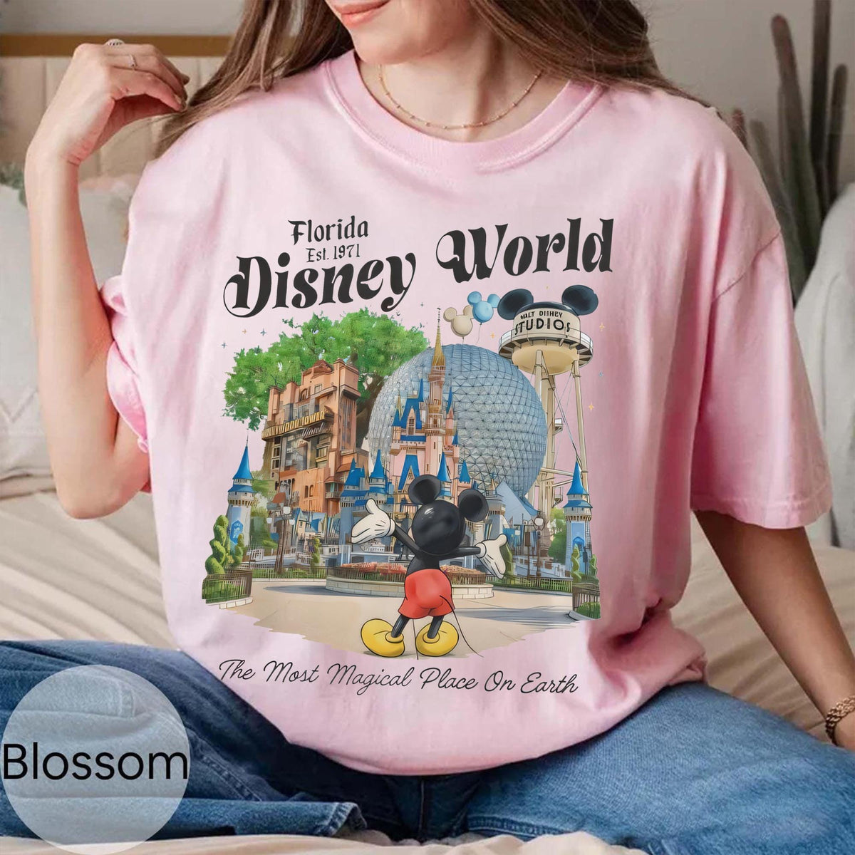 Mickey Mouse Disney World Florida 1971 — Gildan Sweatshirt fan art by Snagva