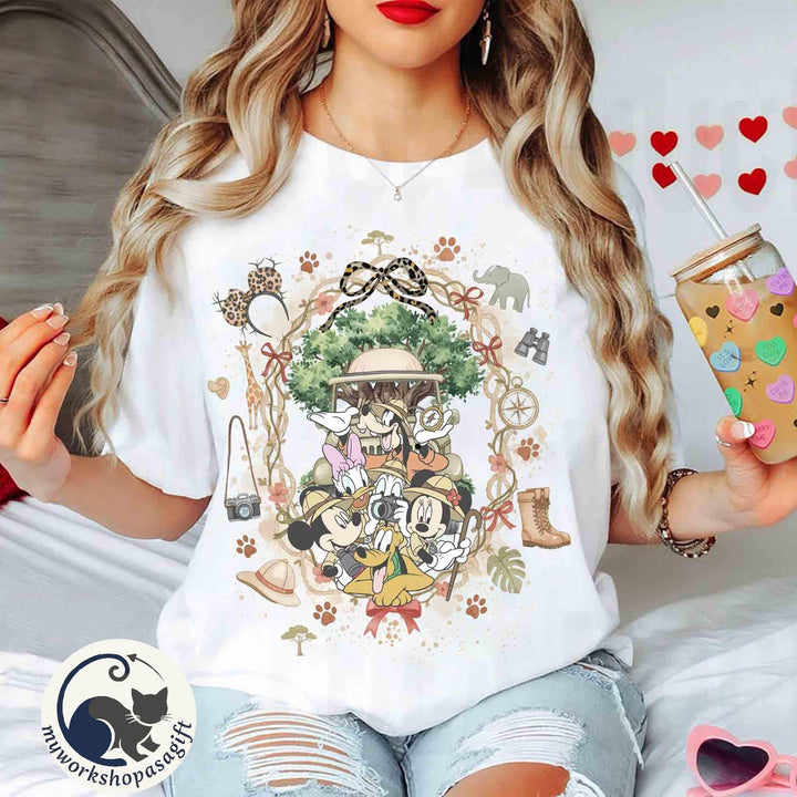 Coquette Bow Mickey & Friends Animal Kingdom — Gildan Hoodie fan art by Snagva