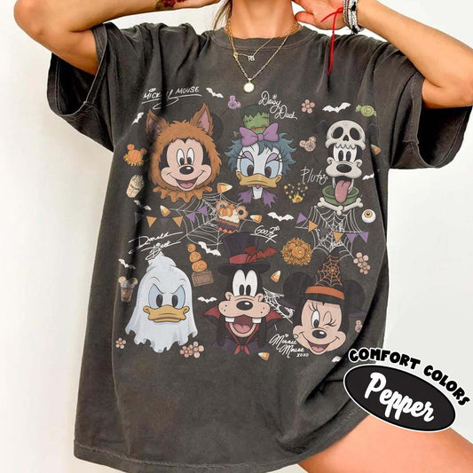 Comfort Color® Coquette Bows Disney Halloween Birthday — Gildan Sweatshirt