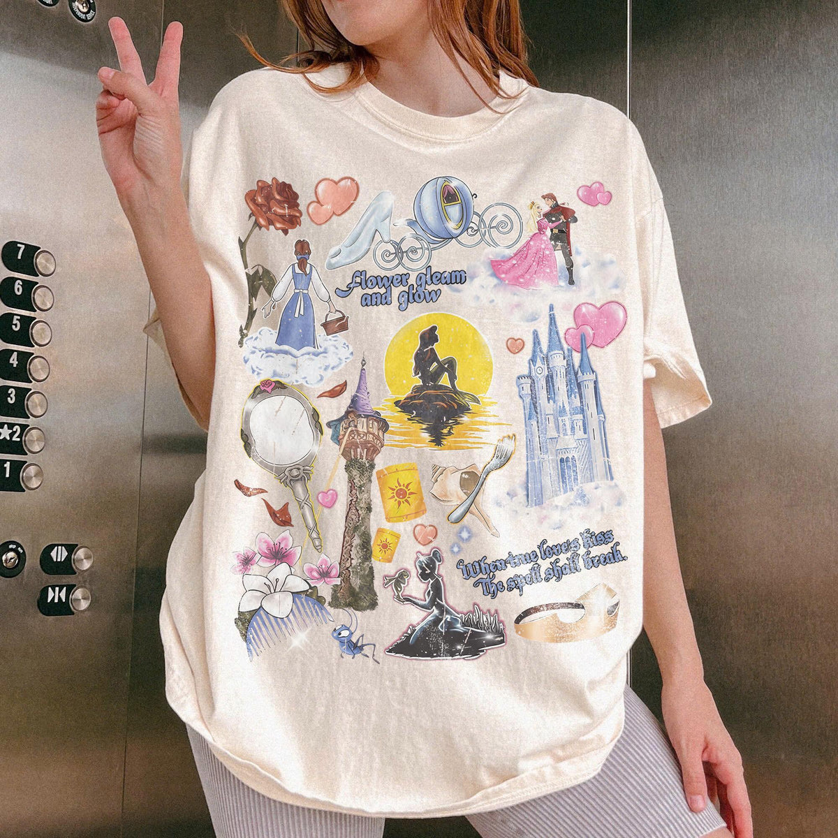 Retro Disneyworld — Gildan Sweatshirt fan art by Snagva