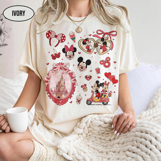 Comfort Colors Coquette Bow Mickey & Minnie Valentine — Gildan Sweatshirt