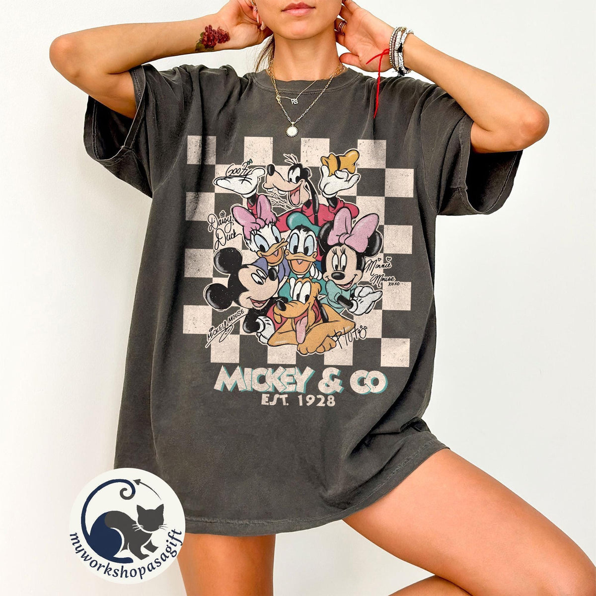 Retro Mickey Minnie Shirts — Gildan Sweatshirt fan art by Snagva (2)