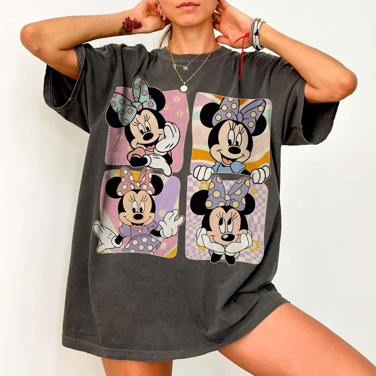 Retro Minnie Mouse Comfort Colors — Gildan Sweatshirt fan art by Snagva (2)