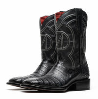 Tucson Black boot angled view focusing on the combination of caiman skin and smooth leather.